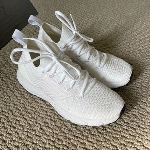 LIKE NEW Under Armour  Sneakers